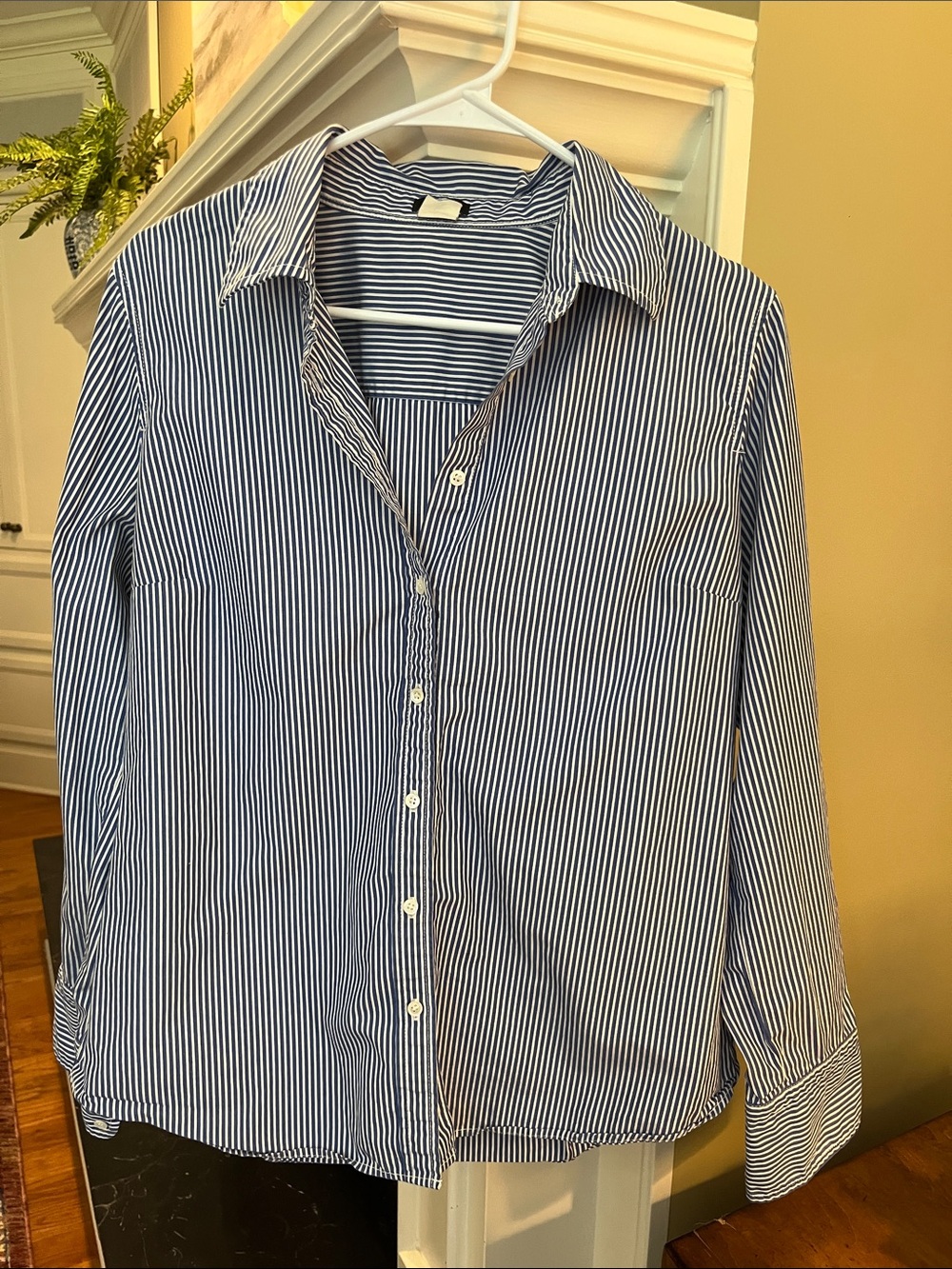 Blue and White Pinstripe Cotton Button-Down Shirt Large - Picture 2 of 7